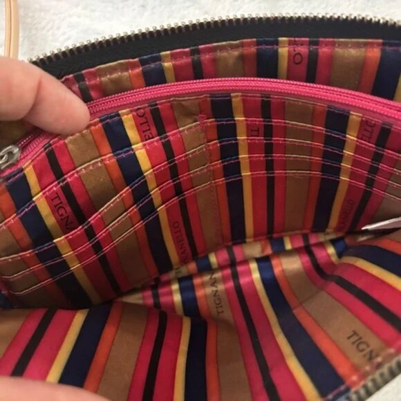 Tignanello Black and Tan Pebbled Leather Wristlet EUC - Picture 5 of 17